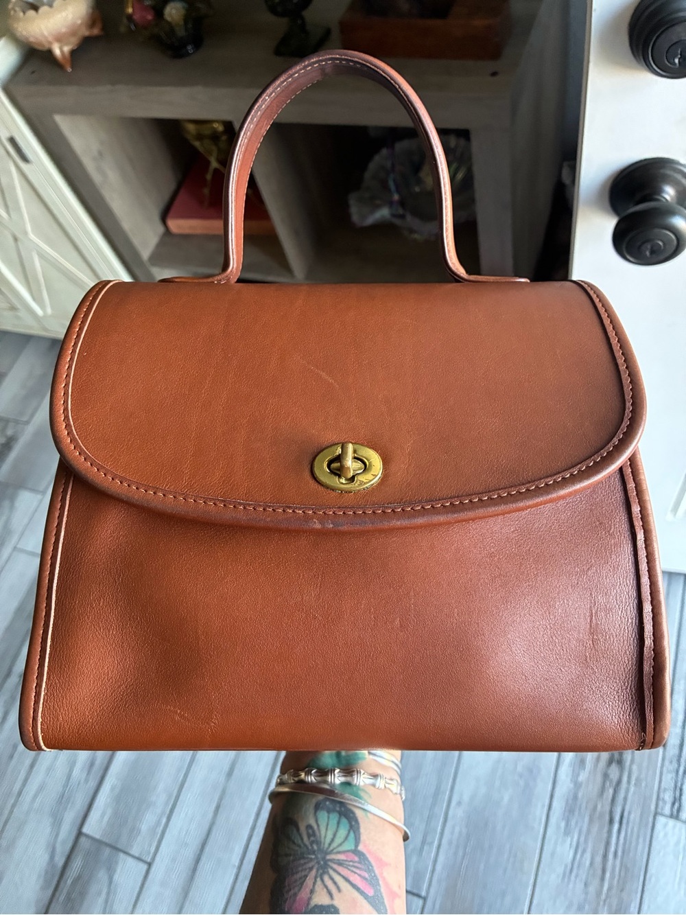 Vintage Coach Manor - Picture 5 of 12